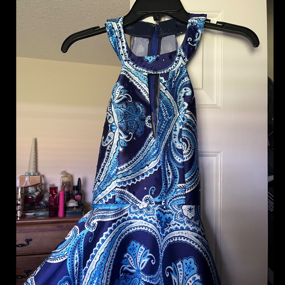 Prom dress - Picture 3 of 3